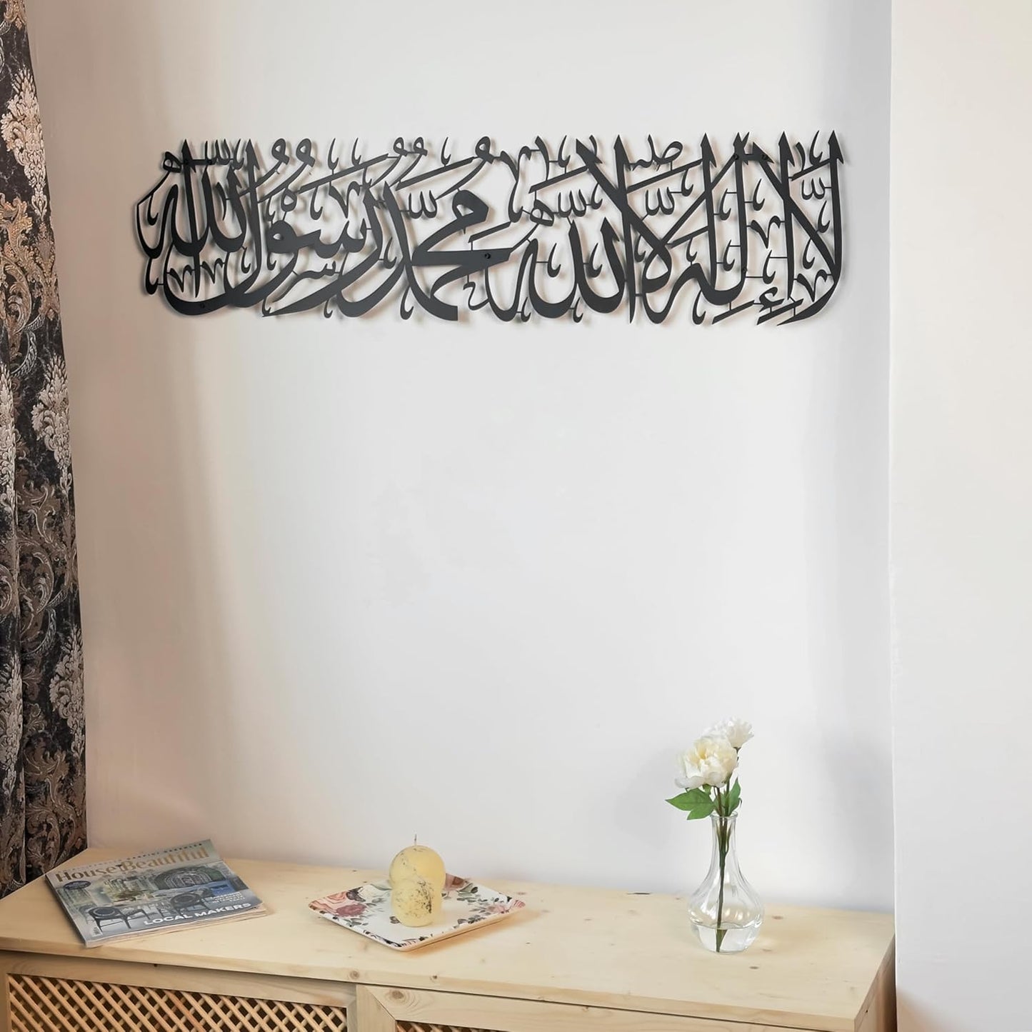 الكلمة الأولى - التصميم 2 - معدن - مع دعم الظهر والتعليق